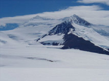 Cerro Gorra Blanca - Patagonia Adventure Trip: Outdoor travel trekking Patagonia Ice Cap - Glacier trekking in Patagonia, Argentina
